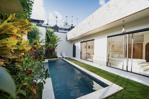 2 bedrooms Villa in Canggu, Badung, Indonesia No. 13121