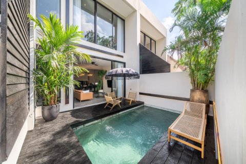3 bedrooms Villa in Denpasar, Indonesia No. 9181