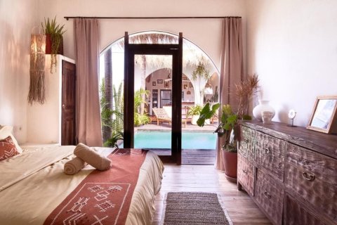 3 bedrooms Villa in Kerobokan, Badung, Indonesia No. 9284 12