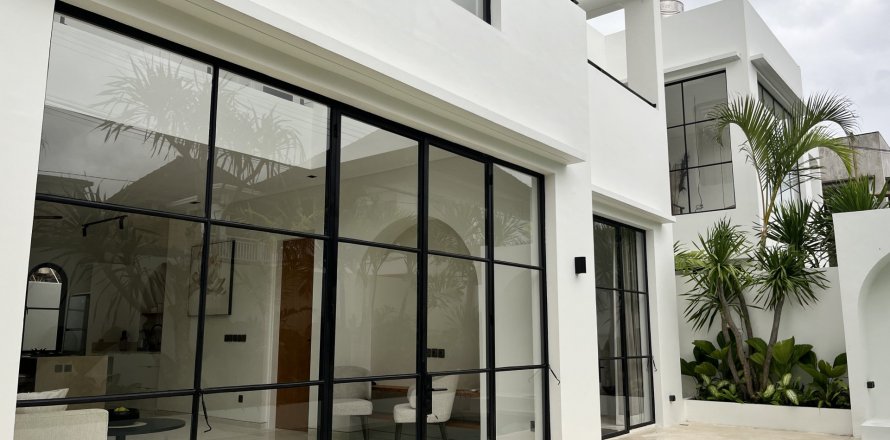 3 bedrooms Villa in Denpasar, Indonesia No. 8910