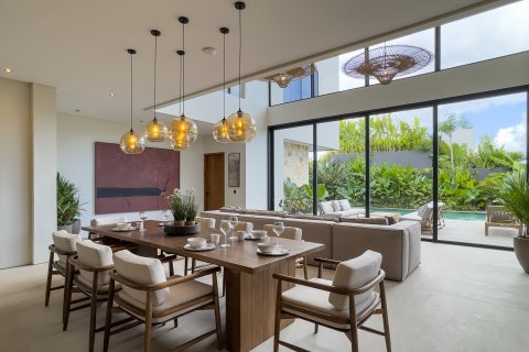 4 bedrooms Villa in Canggu, Badung, Indonesia No. 10044