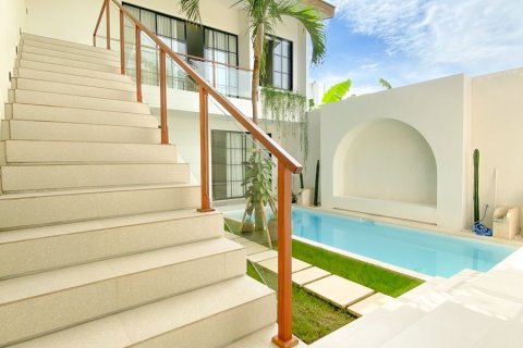 3 bedrooms Villa in Denpasar, Indonesia No. 13131