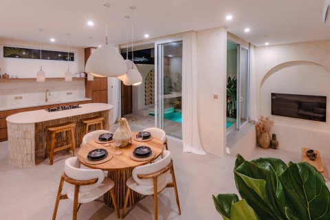 2 bedrooms Villa in Canggu, Badung, Indonesia No. 10048