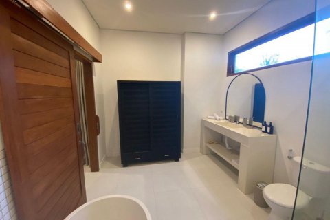 3 bedrooms Villa in Canggu, Badung, Indonesia No. 9076 12