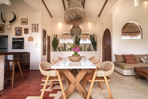 3 bedrooms Villa in Kerobokan, Badung, Indonesia No. 9284 8