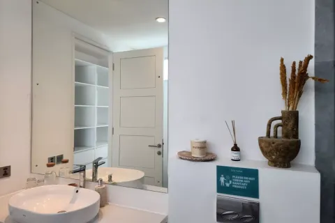3 bedrooms Villa in Seminyak, Badung, Indonesia No. 10601 18