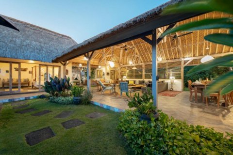 Вилла с 3 спальнями в Seminyak, Бадунг, Индонезия № 1336 4