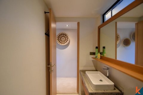 4 bedrooms Villa in Canggu, Badung, Indonesia No. 11611 4