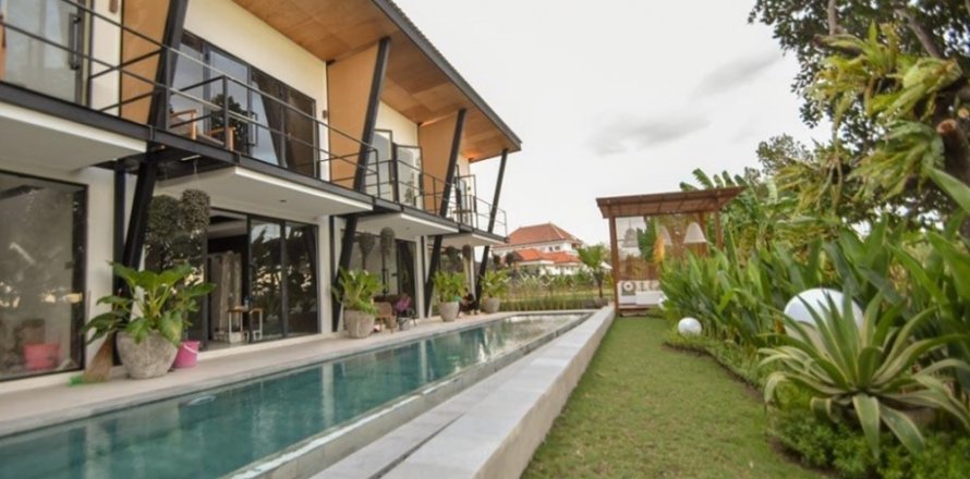 4 bedrooms Villa in Canggu, Badung, Indonesia No. 11611