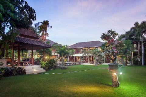 Вилла с 4 спальнями в Canggu, Бадунг, Индонезия № 877 3