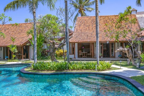 4 bedrooms Villa in Seminyak, Badung, Indonesia No. 738 10