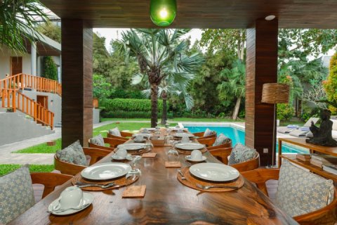 5 bedrooms Villa in Canggu, Badung, Indonesia No. 9157 4