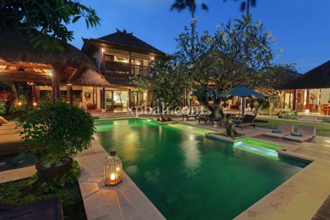 Вилла с 6 спальнями в Seminyak, Бадунг, Индонезия № 421 2