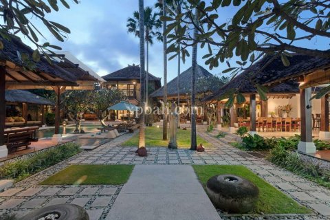 Вилла с 6 спальнями в Seminyak, Бадунг, Индонезия № 421 5