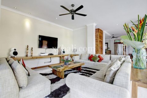 4 bedrooms Villa in Seminyak, Badung, Indonesia No. 145 4
