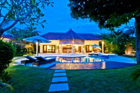 3 bedrooms Villa in Seminyak, Badung, Indonesia No. 1098
