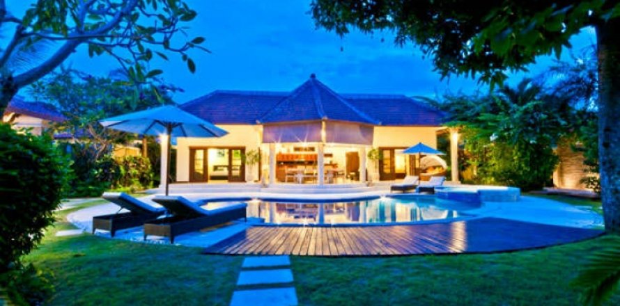 3 bedrooms Villa in Seminyak, Badung, Indonesia No. 1098