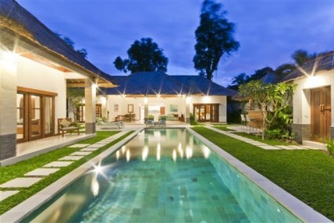 3 bedrooms Villa in Seminyak, Badung, Indonesia No. 1100
