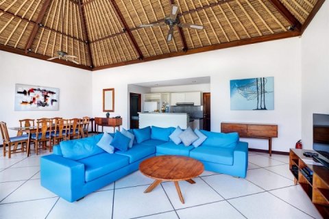 3 bedrooms Villa in Seminyak, Badung, Indonesia No. 1100 11