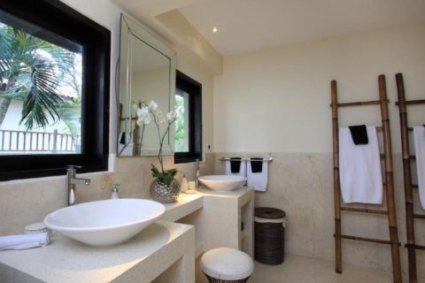 3 bedrooms Villa in Tabanan, Indonesia No. 1095 16