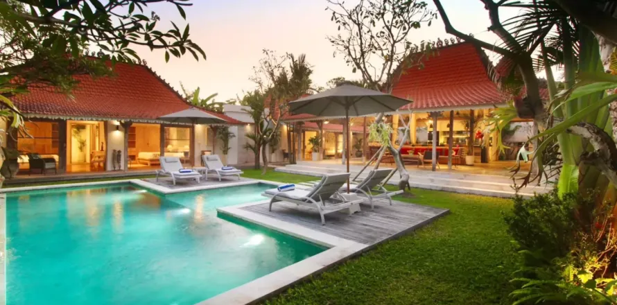 4 bedrooms Villa in Tibubeneng, Badung, Indonesia No. 10138