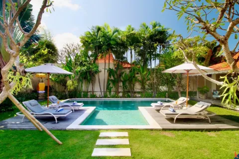 4 bedrooms Villa in Tibubeneng, Badung, Indonesia No. 10138 2