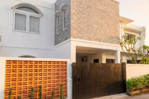 3 bedrooms Villa in Seminyak, Badung, Indonesia No. 10139