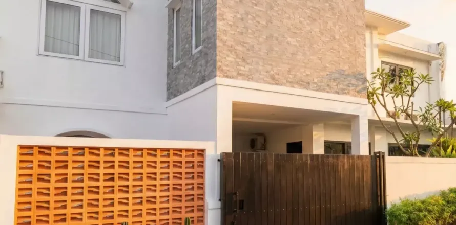 3 bedrooms Villa in Seminyak, Badung, Indonesia No. 10139
