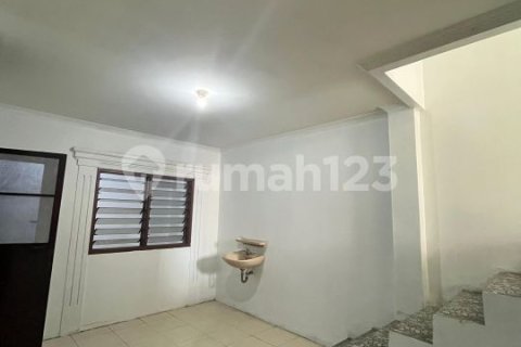 3 bedrooms House in Penjaringan, Jakarta, Indonesia No. 13642 7