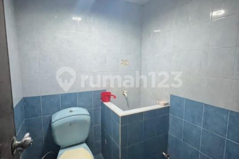 3 bedrooms House in Penjaringan, Jakarta, Indonesia No. 13642 5