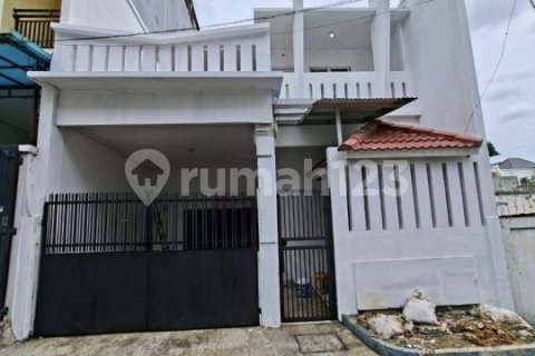 3 bedrooms House in Penjaringan, Jakarta, Indonesia No. 13642 16