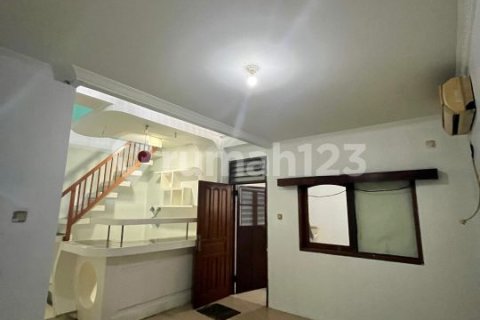 3 bedrooms House in Penjaringan, Jakarta, Indonesia No. 13642 8