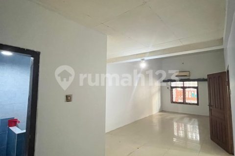 3 bedrooms House in Penjaringan, Jakarta, Indonesia No. 13642 4