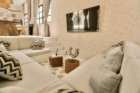 142m2 Villa in Ungasan, Badung, Indonesia No. 13713 12