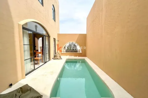 4 bedrooms Villa in Ungasan, Badung, Indonesia No. 12824 2
