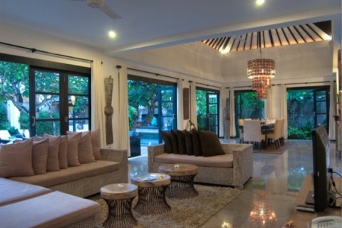 Вилла с 4 спальнями в Seminyak, Бадунг, Индонезия № 1057 9