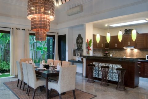 Вилла с 4 спальнями в Seminyak, Бадунг, Индонезия № 1057 6