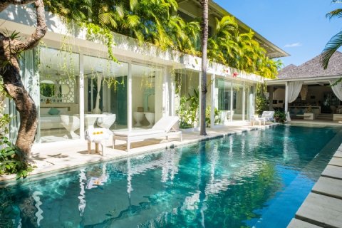 Вилла с 5 спальнями в Canggu, Бадунг, Индонезия № 1052