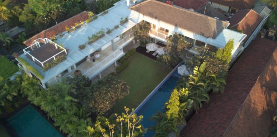 4 bedrooms Villa in Jimbaran, Badung, Indonesia No. 1056