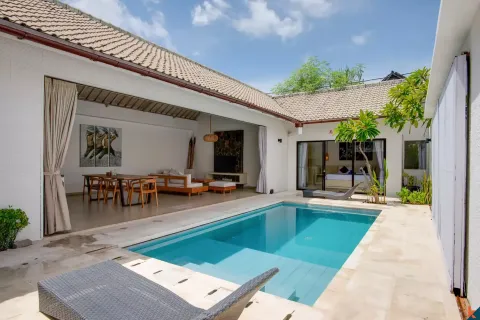 2 bedrooms Villa in Seminyak, Badung, Indonesia No. 10682