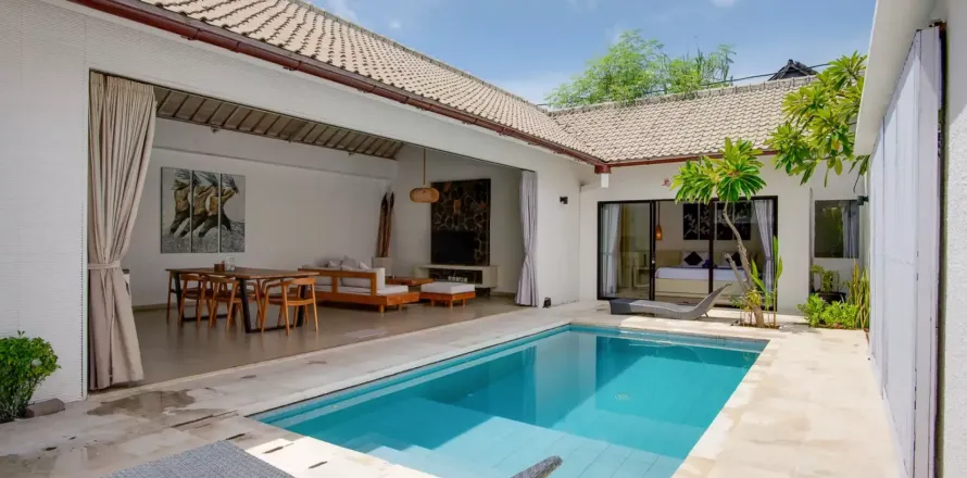 2 bedrooms Villa in Seminyak, Badung, Indonesia No. 10682