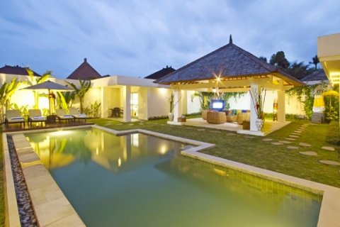 4 bedrooms Villa in Seminyak, Badung, Indonesia No. 1291 16
