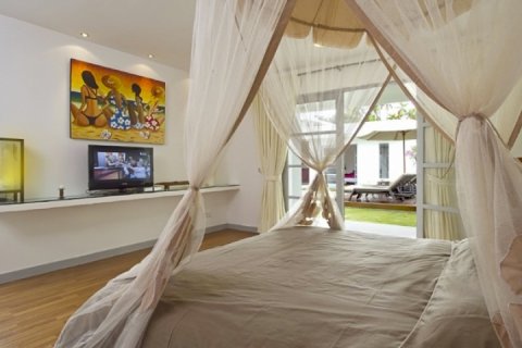 4 bedrooms Villa in Seminyak, Badung, Indonesia No. 1291 12