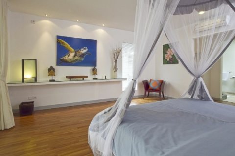 4 bedrooms Villa in Seminyak, Badung, Indonesia No. 1291 14
