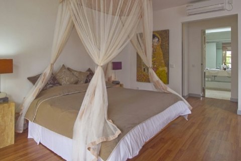 4 bedrooms Villa in Seminyak, Badung, Indonesia No. 1291 8
