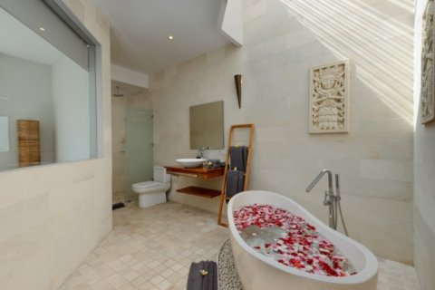 2 bedrooms Villa in Seminyak, Badung, Indonesia No. 1292 18