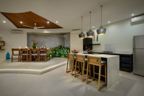 2 bedrooms Villa in Seminyak, Badung, Indonesia No. 1292 10