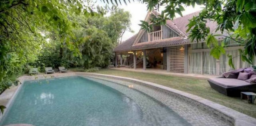 4 bedrooms Villa in Jimbaran, Badung, Indonesia No. 1290