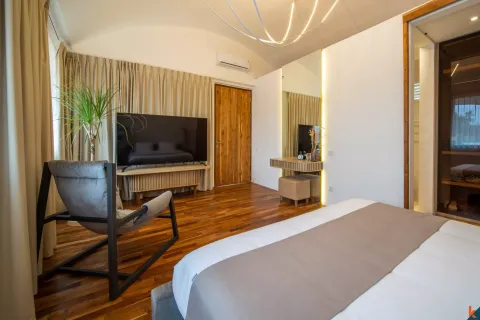 5 bedrooms Villa in Badung, Indonesia No. 10981 16