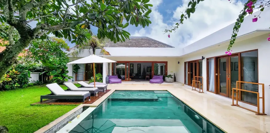 3 bedrooms Villa in South Denpasar, Denpasar, Indonesia No. 10982